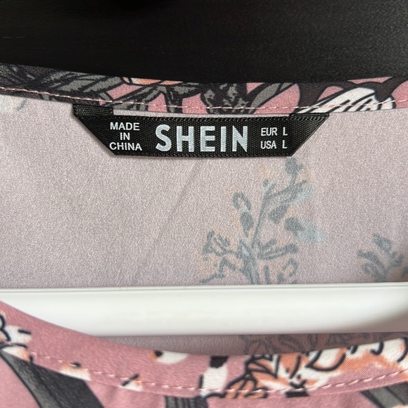 Womens short sleeve floral blouse - Picture 3 of 3